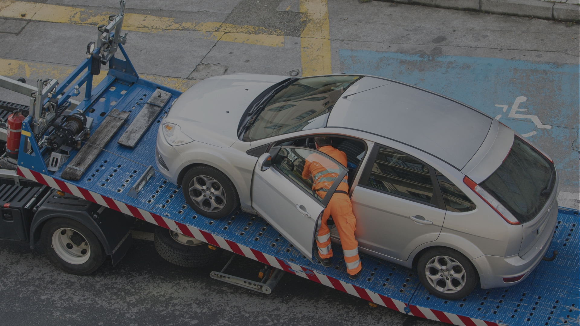 “Yolda Kaldığınızda Ne Yapmalısınız? Adım Adım Yol Yardım Rehberi”